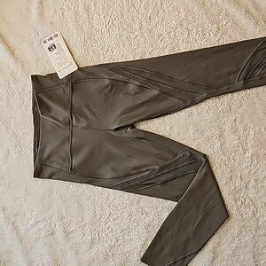 Lululemon size 6 Bootcamp Ready Tight Pants NWT